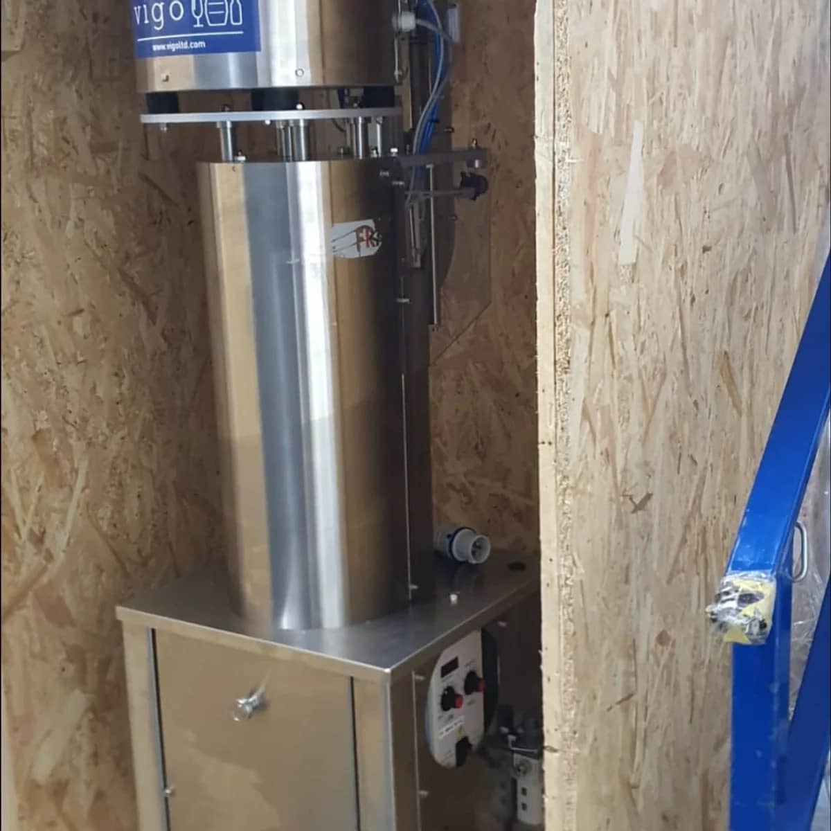 Vigo PG2010/TV Semi-automatic T-Capper