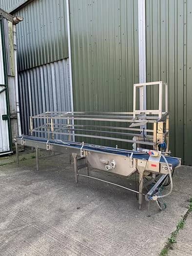 Sorting Line Conveyor With Crate Racking