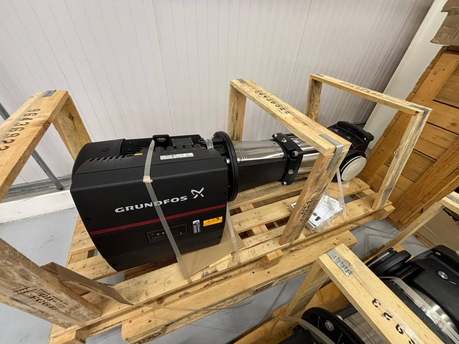 Grundfos Vertical, Multistage Centri CRE 64-3-2 A-F-A-E-HQQE