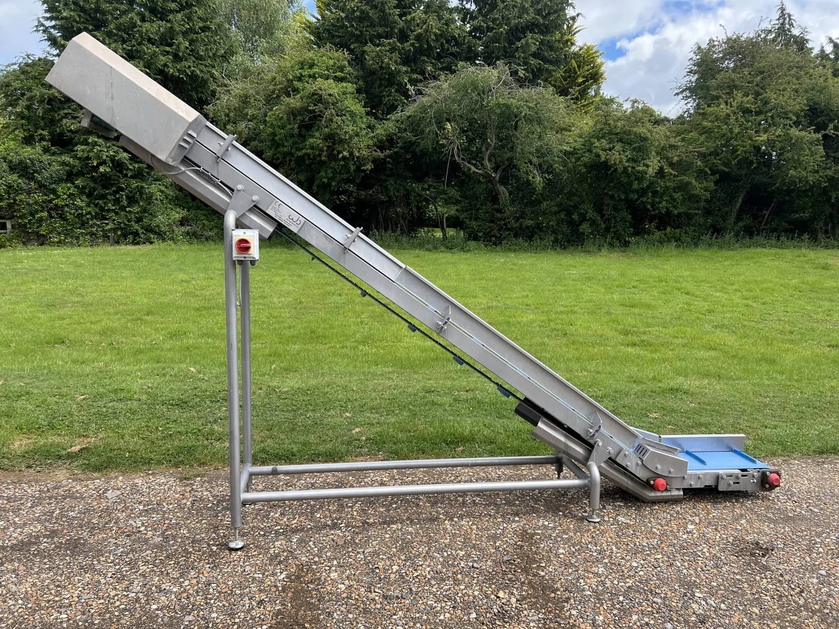 Narrow Stainless Steel Elevator