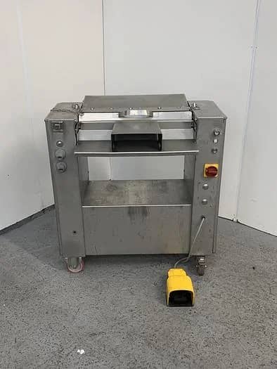 Foot Operated Skinner MS 600-P