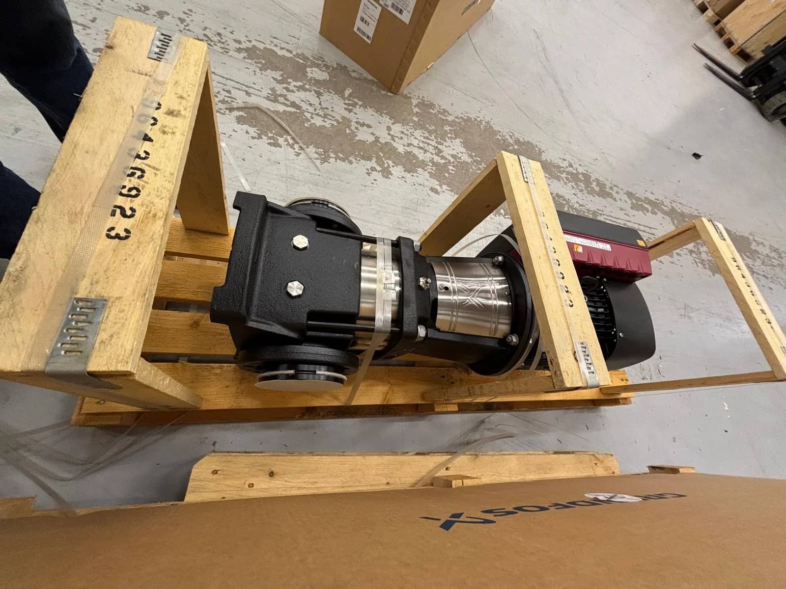 Grundfos Vertical, Multistage Centrifuga CRE 64-1-1 A F A E HQQE DN100