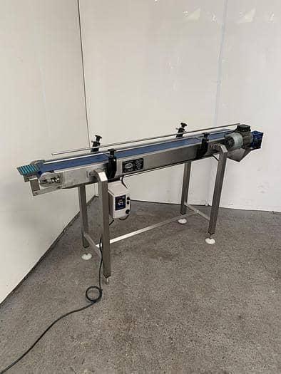 Conveyor with Guides