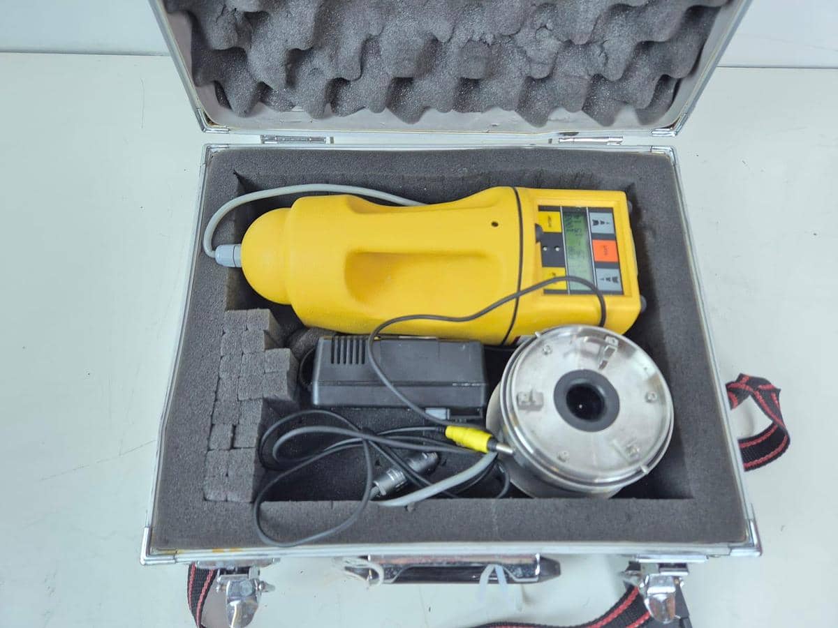 SAS Super80 Air Sampler