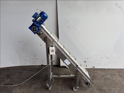 NSR Flighted elevator conveyor