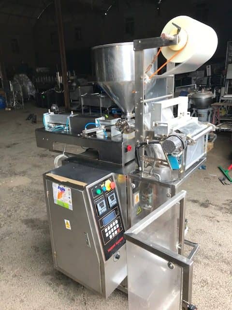 Sauce Bagging Machine