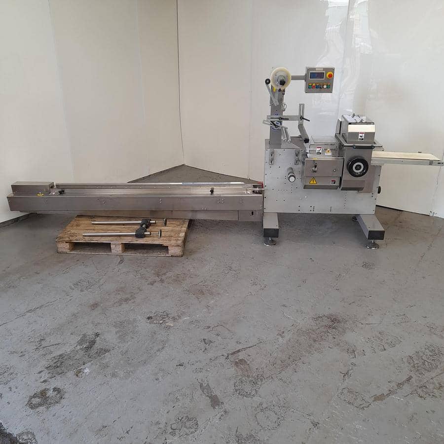 Delfin Flowpack with Conveyor