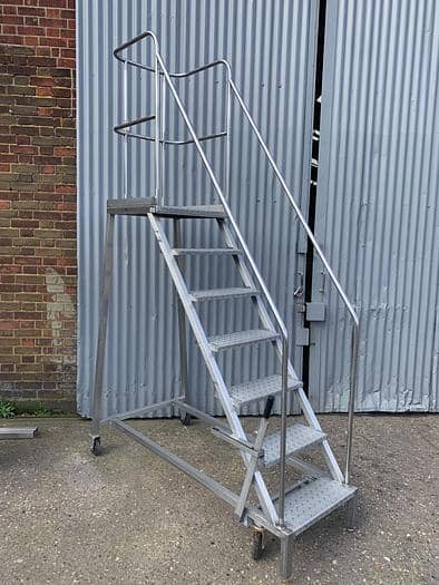 Warehouse Steps