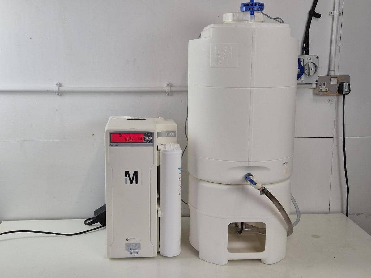 Millipore Sigma RioS Essential 24 Water Purification Tank