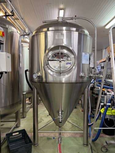 3x Hangzhou Kuangbo KBBFT1300A 2000L Beer Tanks