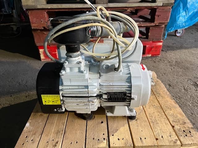 Leybold Vacuum Pump