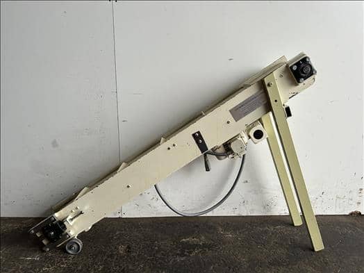 Gainsborough flighted elevator conveyor