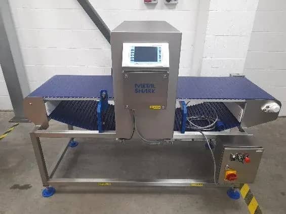 Cassel Metal Shark 2A Metal Detector (550×350 L>R)