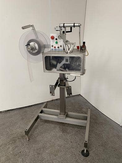 Sleeve Applicator