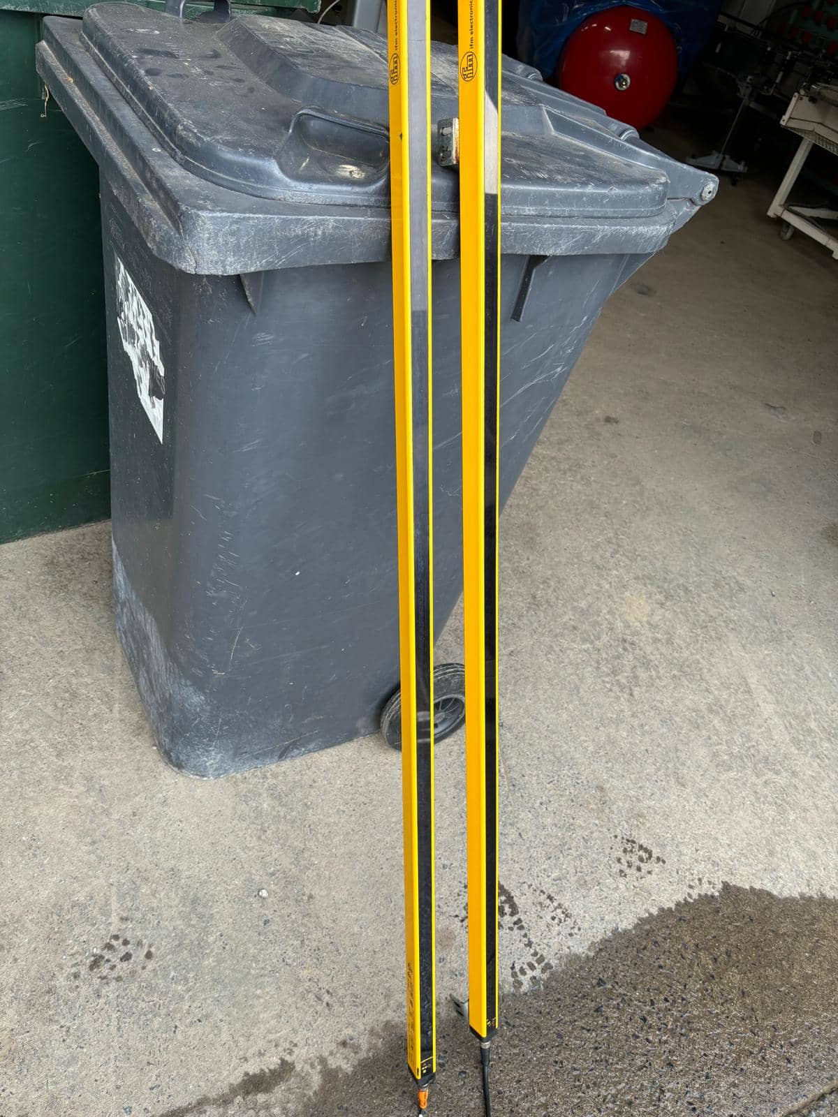IFM Safety Curtain Set