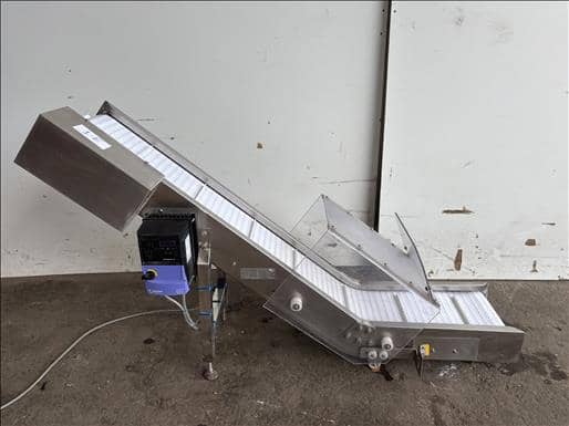 NNP Flighted elevator conveyor