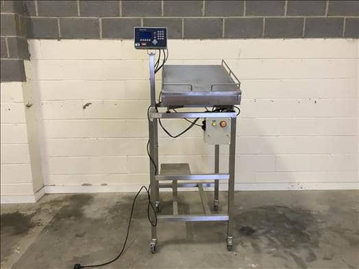Mettler Toledo IND560 platform scale