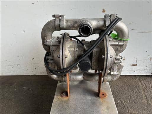 Sandpiper double diaphragm pump