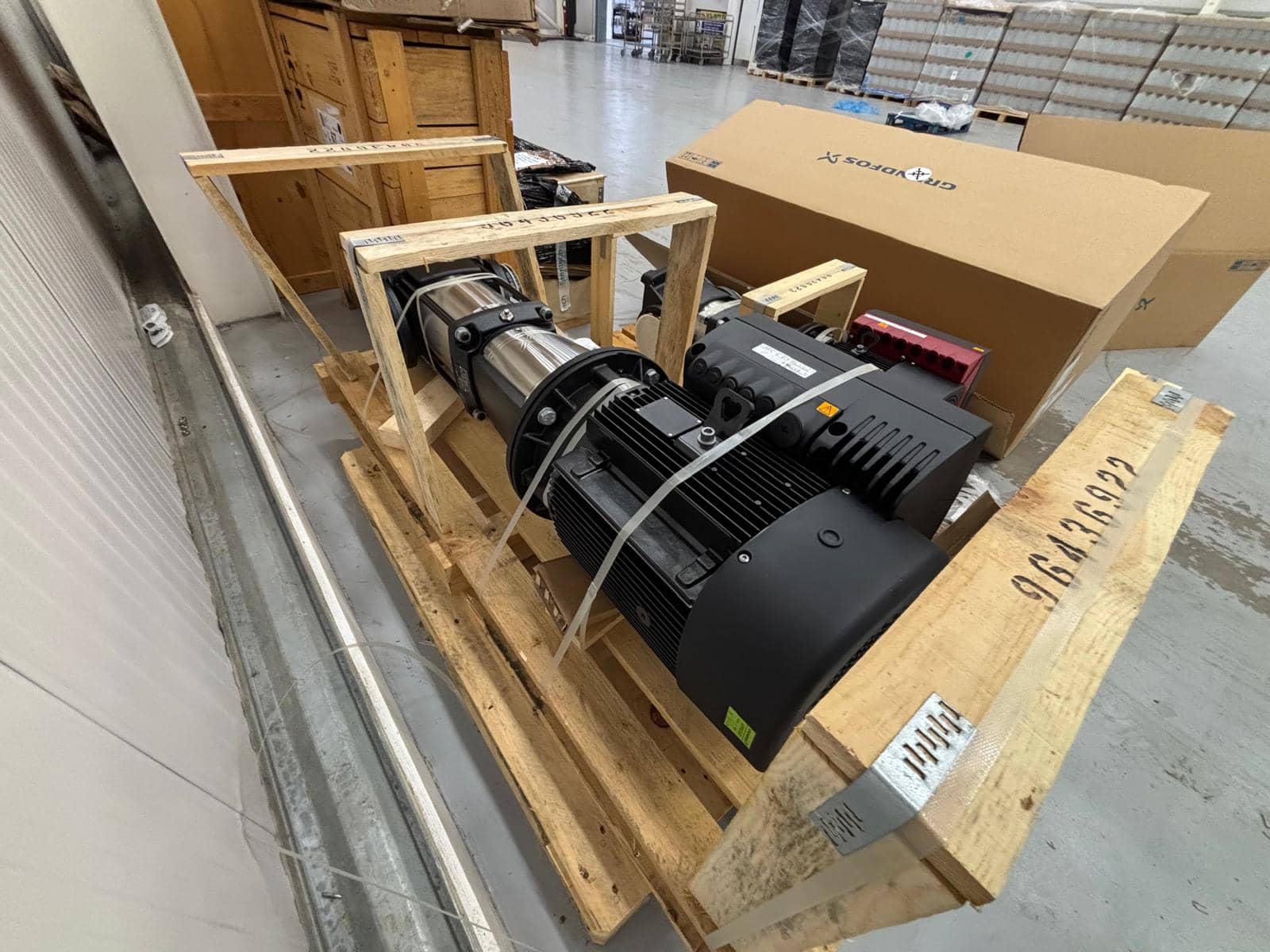 Grundfos Vertical, Multistage Centri CRE 64-3-2 A-F-A-E-HQQE