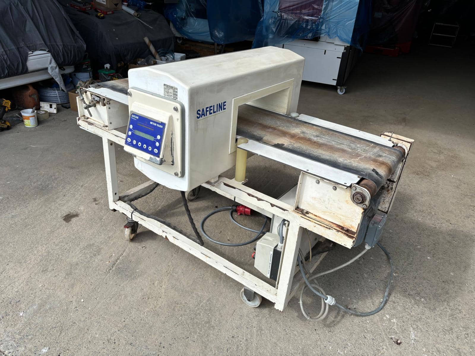 Safeline Metal Detector