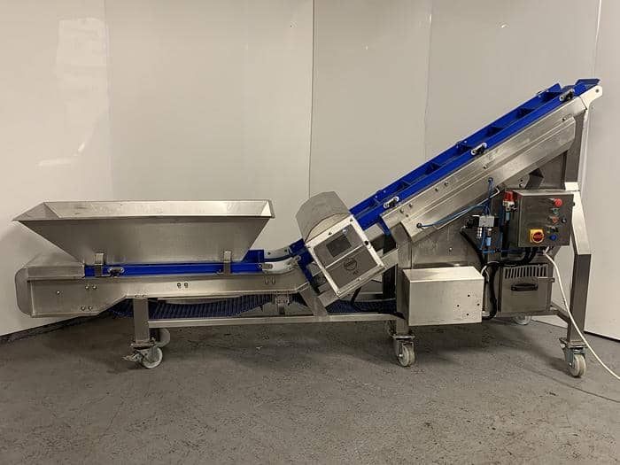 IQ3+E Metal Detector with Incline Conveyor