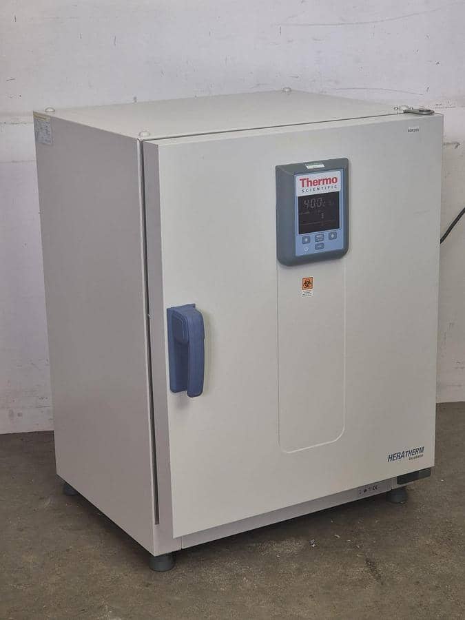 Thermo Scientific Heratherm IMH800 laboratory heating and cooling unit