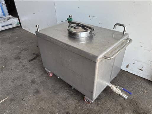 NNP Holding tank