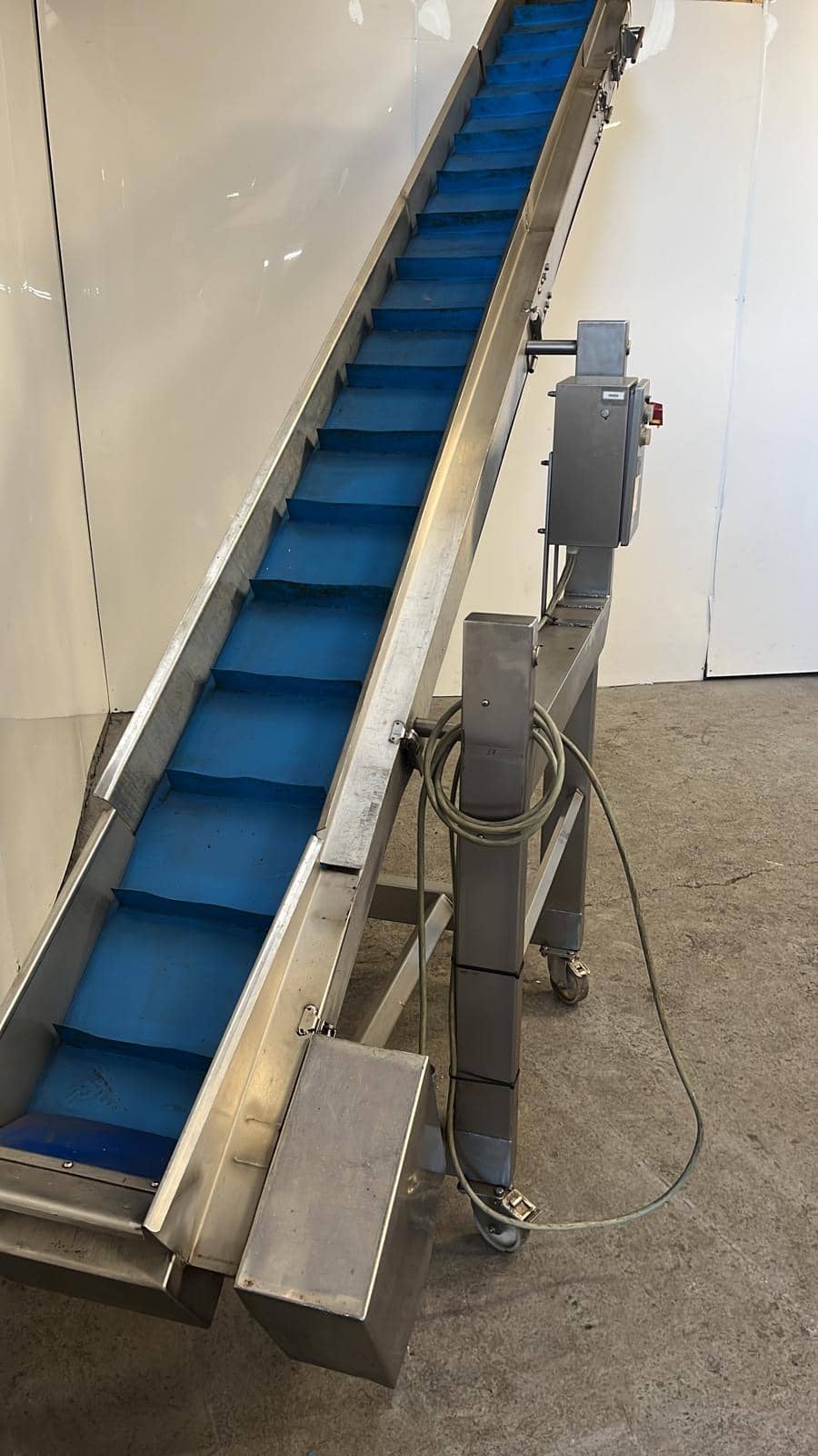 Incline Conveyor