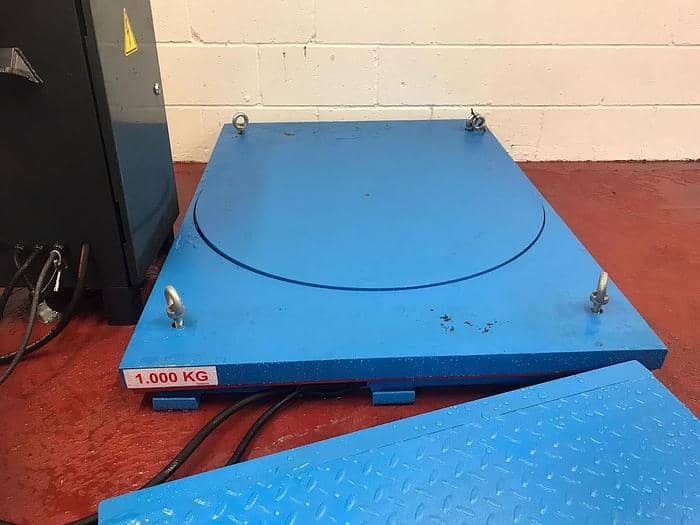 SCISSOR LIFT TABLE