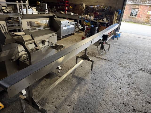 Conveyor 6.8m - Forward and Reverse