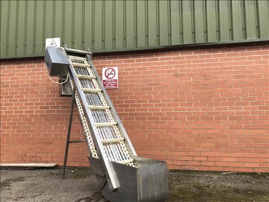 NNP flighted elevator conveyor