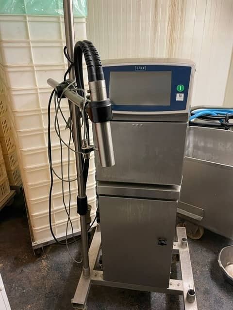 Linx Inkjet Printer 8900 with conveyor