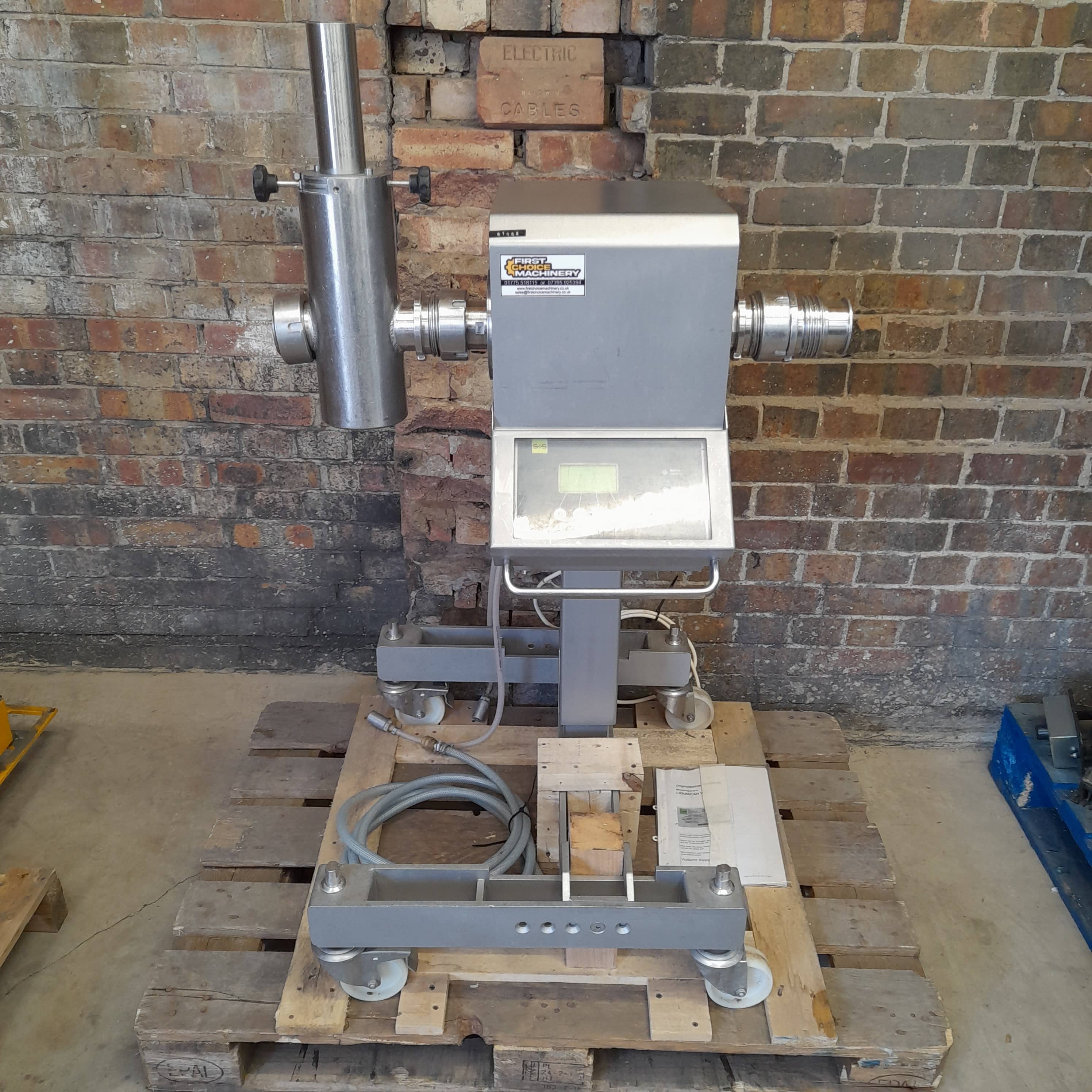 Liquiscan Vacuum Filler + Metal Separator