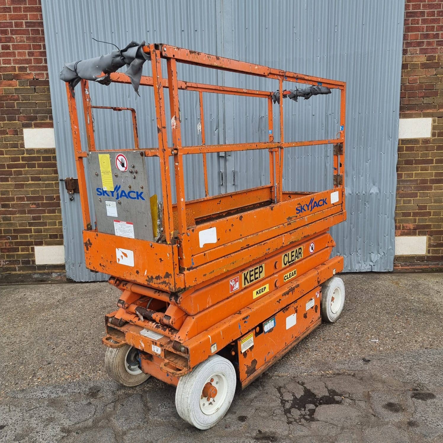 Sky Jack Scissor Lift
