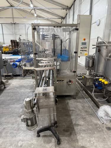 Wick Und Schaefer Rotary Filler with Bottle Cap Sorter and Bottle Capper