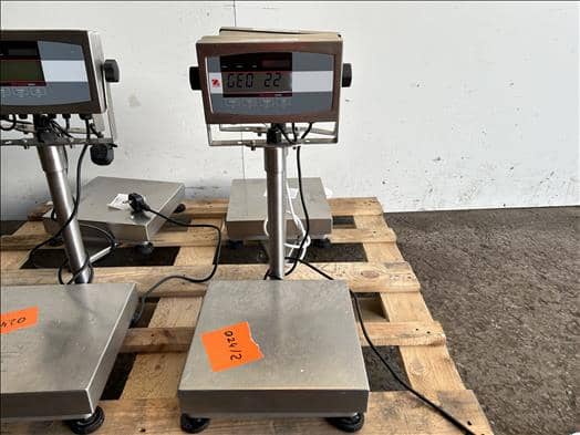 Ohaus Defender5000 Platform scale