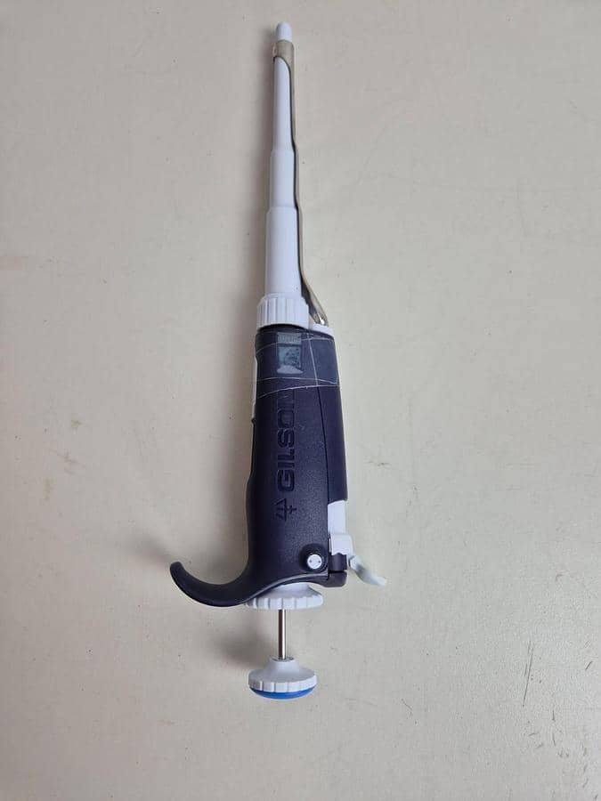 Gilson PIPETMAN L P1000L 100-1000uL Single Channel Pipette Colour-code BLUE