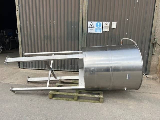 Oil Holding Tank