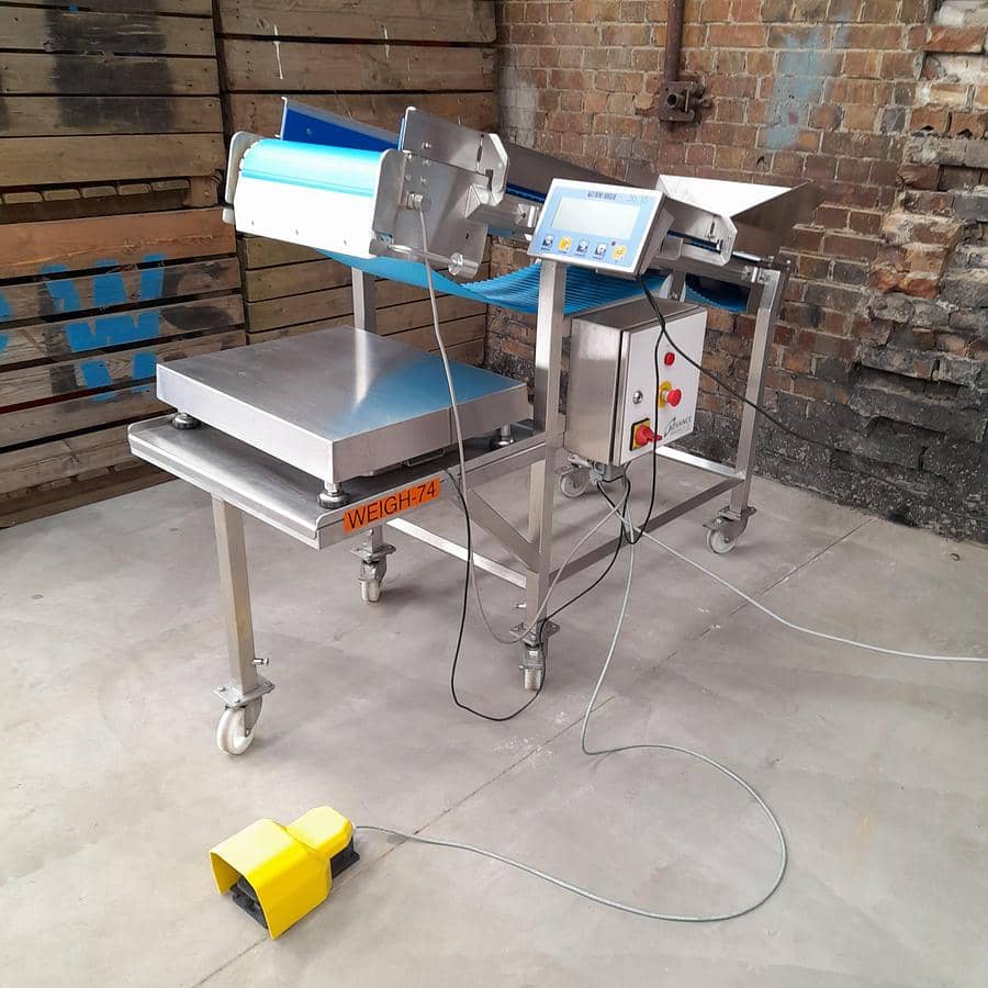 Sharp Incline Conveyor System With Scales