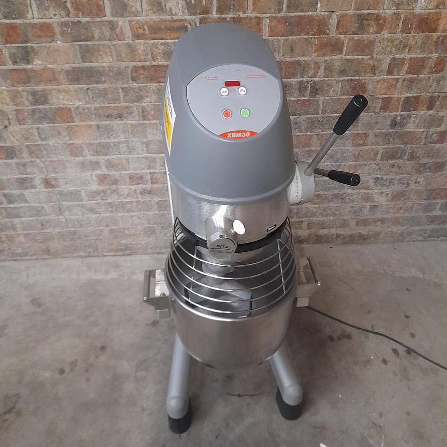Oito Mixer