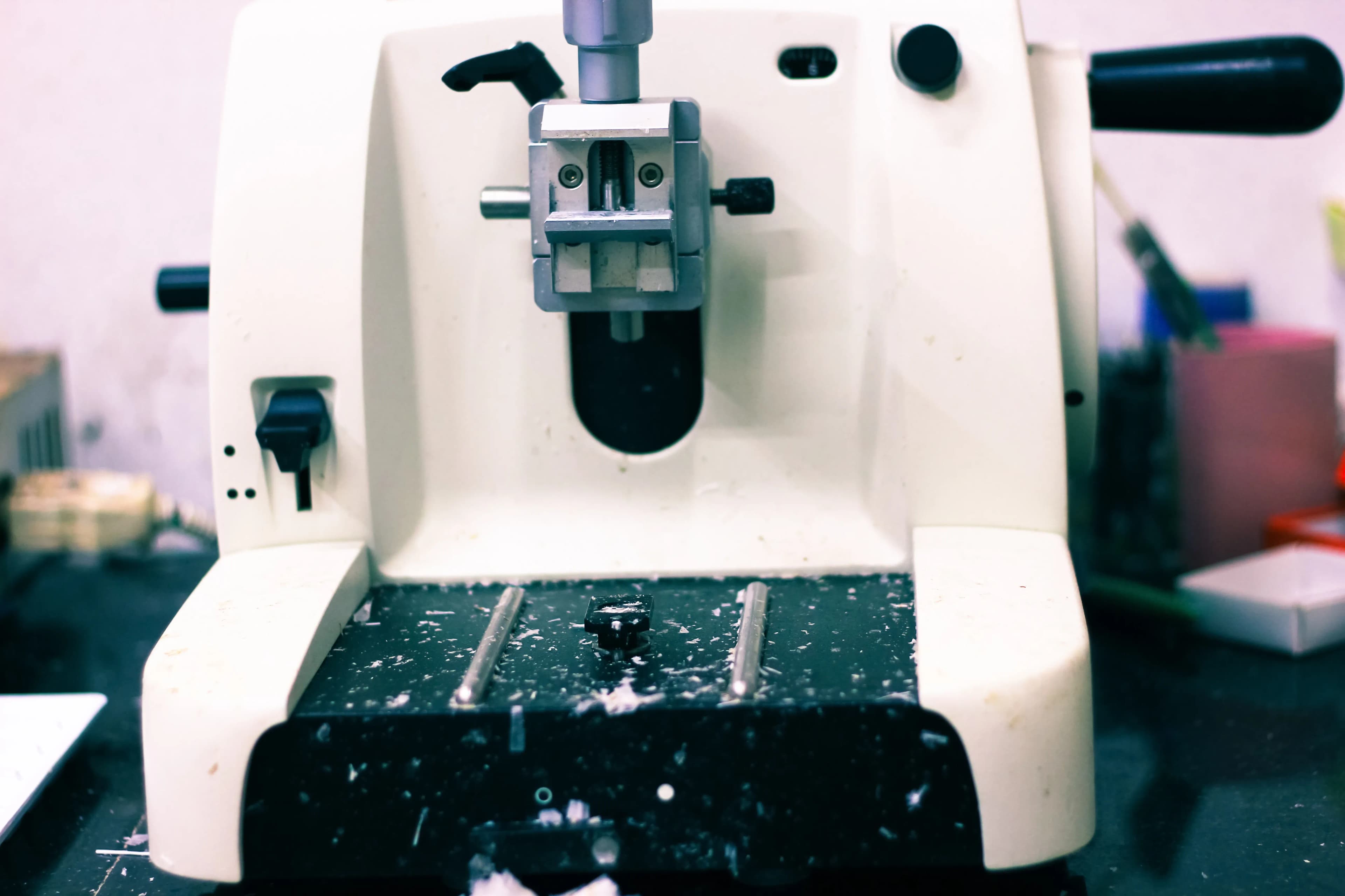 Microtome Machine Basics: Components, Uses, and Operating Principles