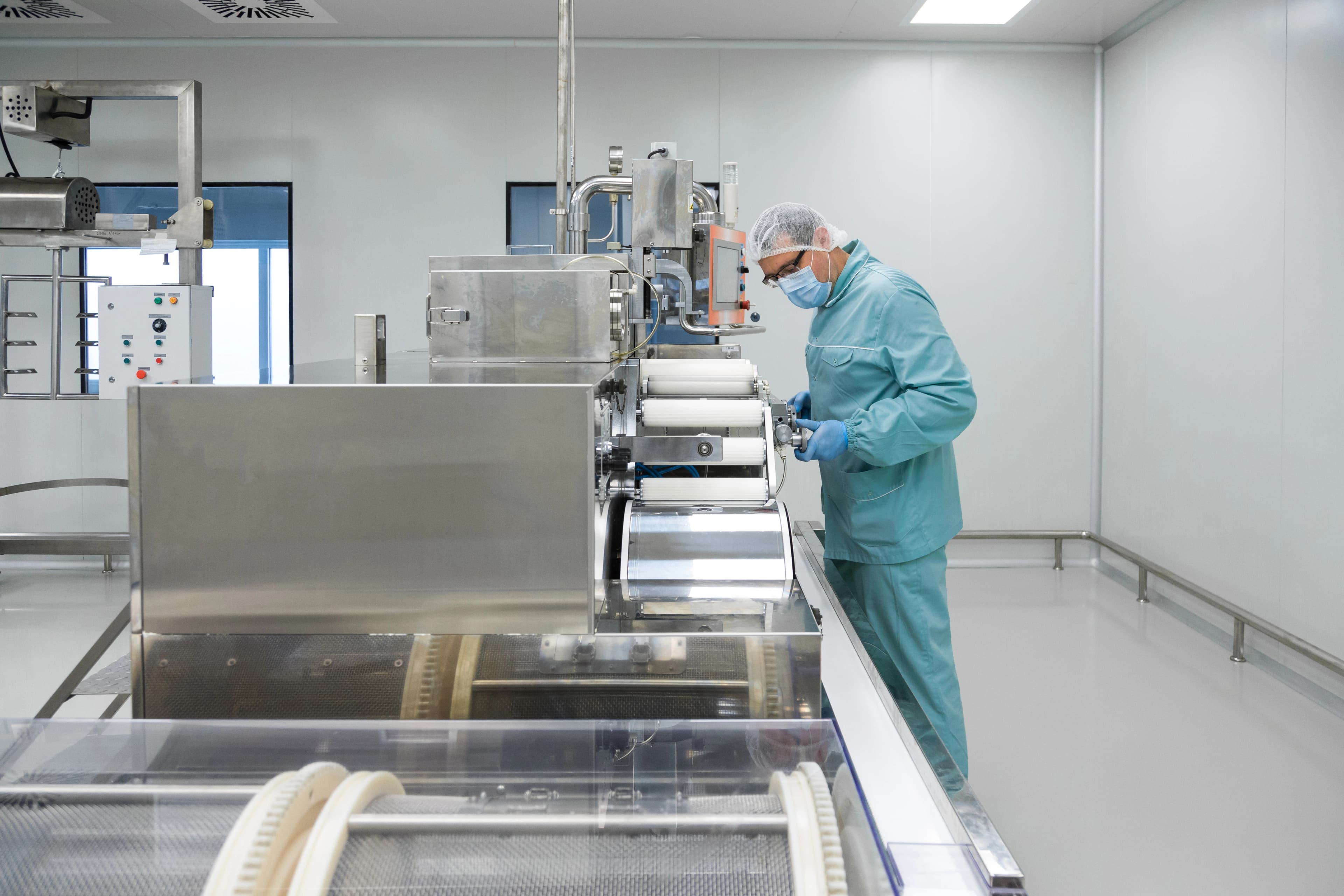 Industrial Crate Washers: Keeping Food Production Lines Compliant, article header image